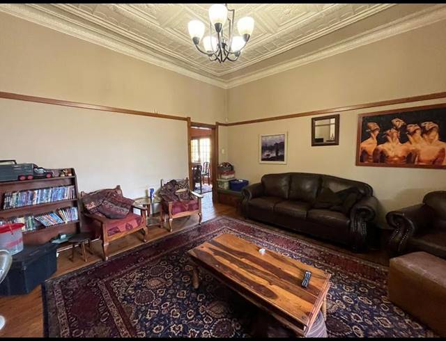 7 BEDROOM HOUSE FOR SALE IN KENSINGTON